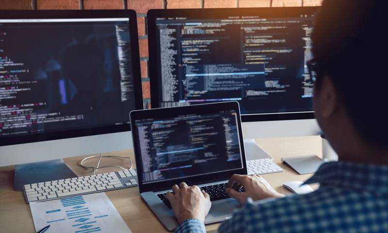 数据科学选型：R与Python如何赋能商南县网站建设？